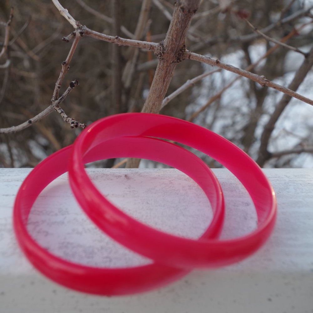 Two Moon Glow Lucite Red Bangles - Picture 3 of 4